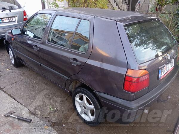 Volkswagen - Golf 3 - 1.8