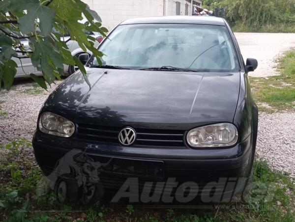 Volkswagen - Golf 4 - 1.6 fsi