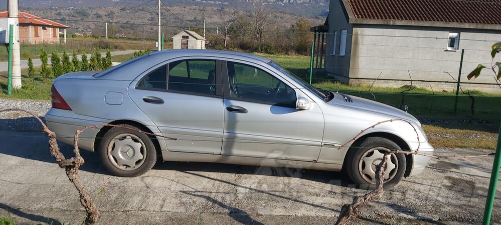 Mercedes Benz - CE 200 - 2.2 cdi