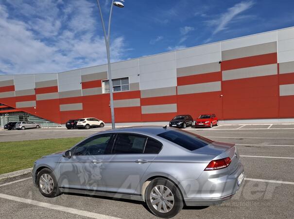 Volkswagen - Passat - 1.6 88kw