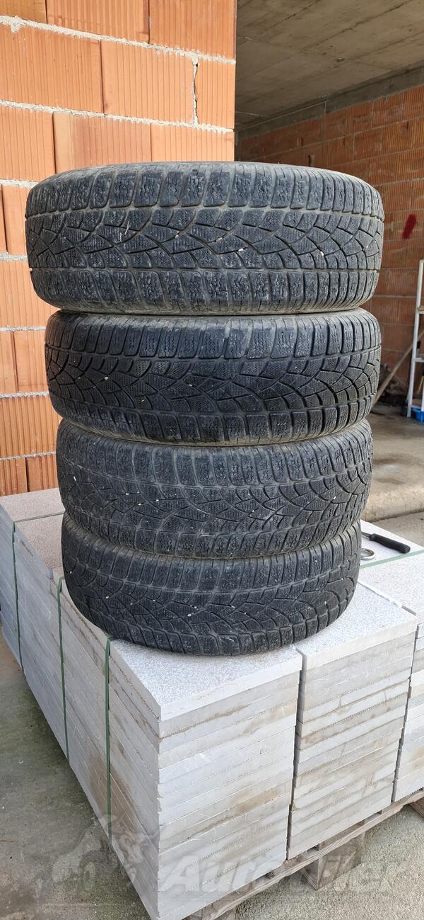 Dunlop - 215/60R/17 - Univerzalna guma