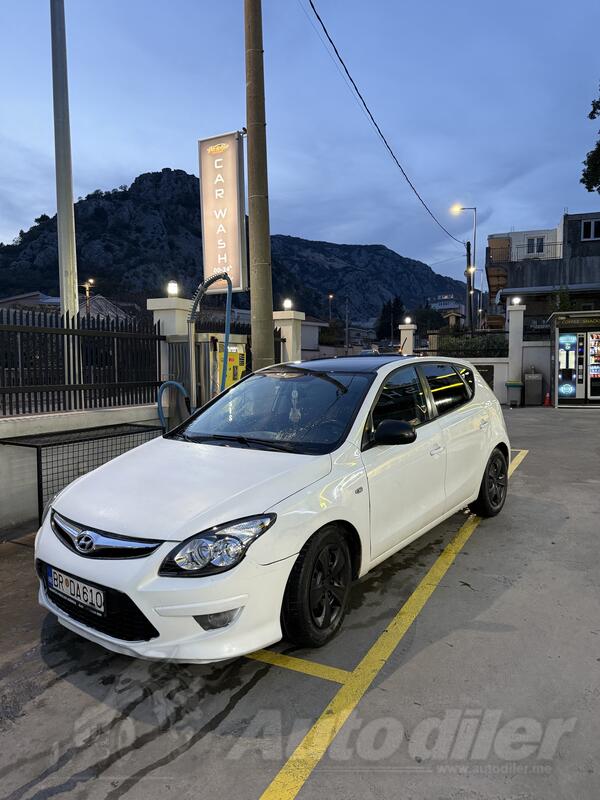 Hyundai - i30 - 1.6