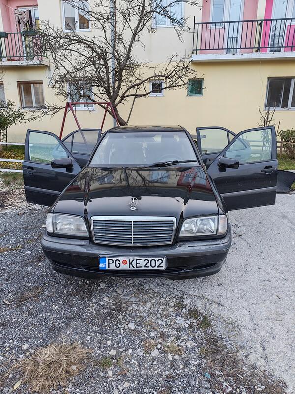 Mercedes Benz - C 180 - w202