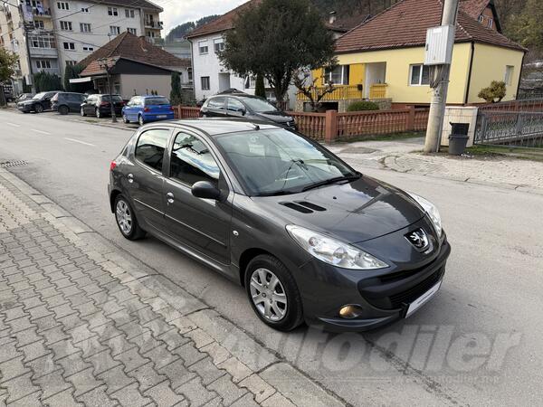 Peugeot - 206 plus - 1,4 HDi