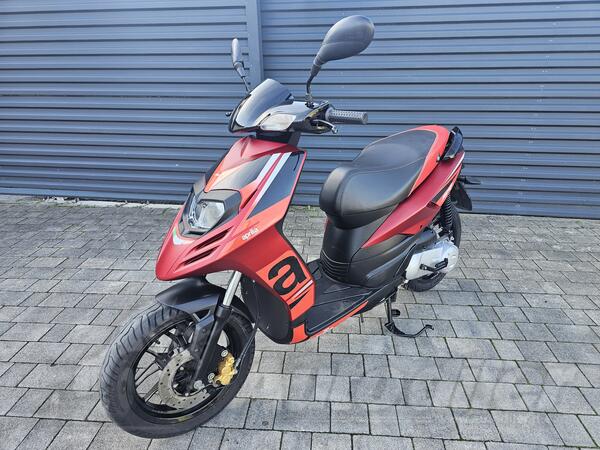 Aprilia - SR 50. 2T.