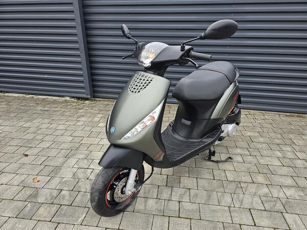 Piaggio - ZIP 50