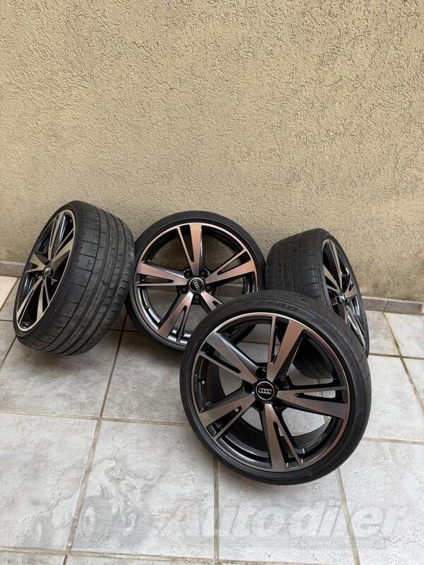 Fabričke felne i Pirelli gume