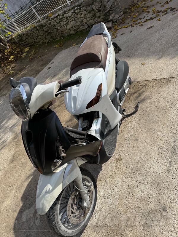 Piaggio - beverly 300 ie