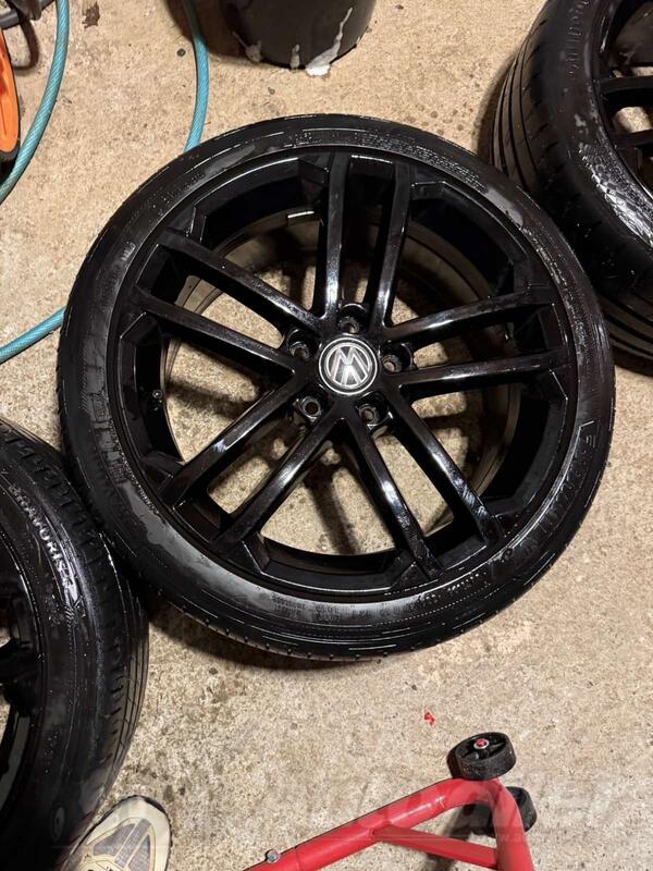 Fabričke felne i barum5 gume