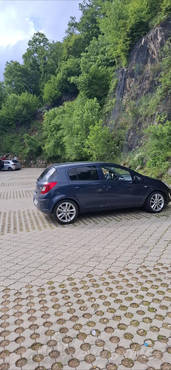 Fabričke felne i opel gume