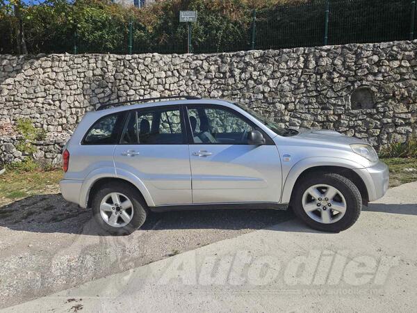 Toyota - RAV 4 - 2.0 D-4D