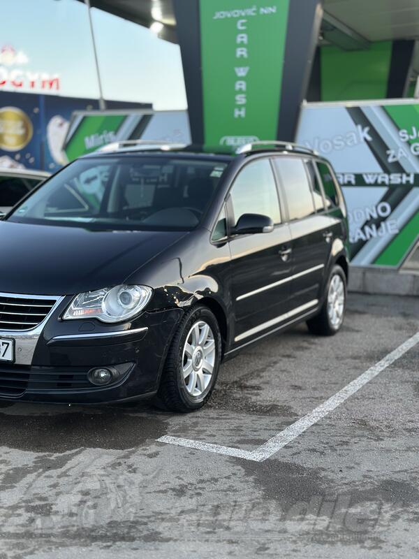 Volkswagen - Touran - 2.0 TDI