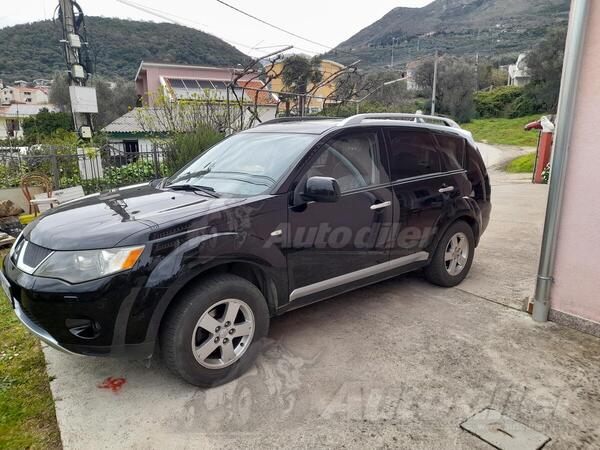 Mitsubishi - Outlander - 2.0