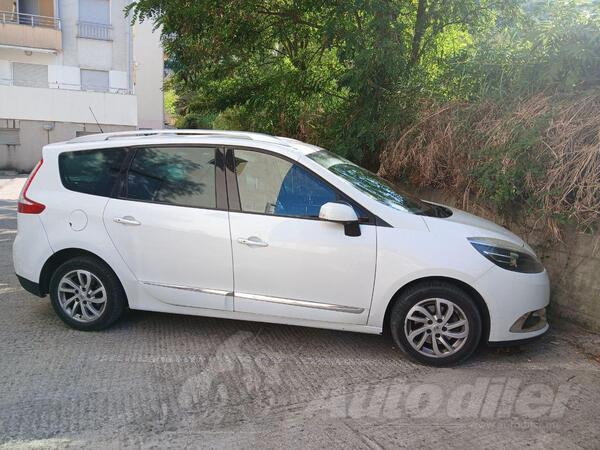 Renault - Grand Scenic