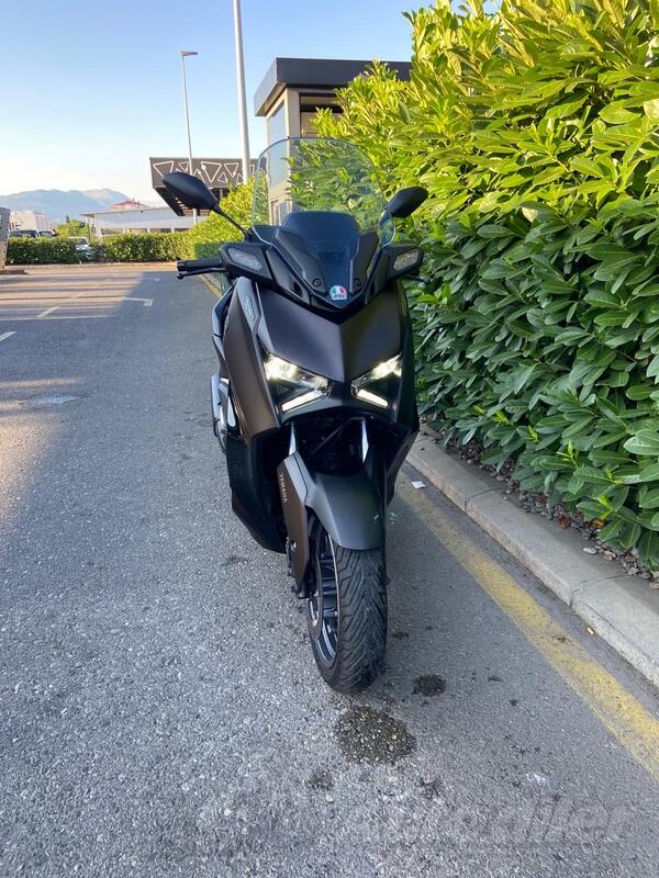 Yamaha - XMAX 300 TECH