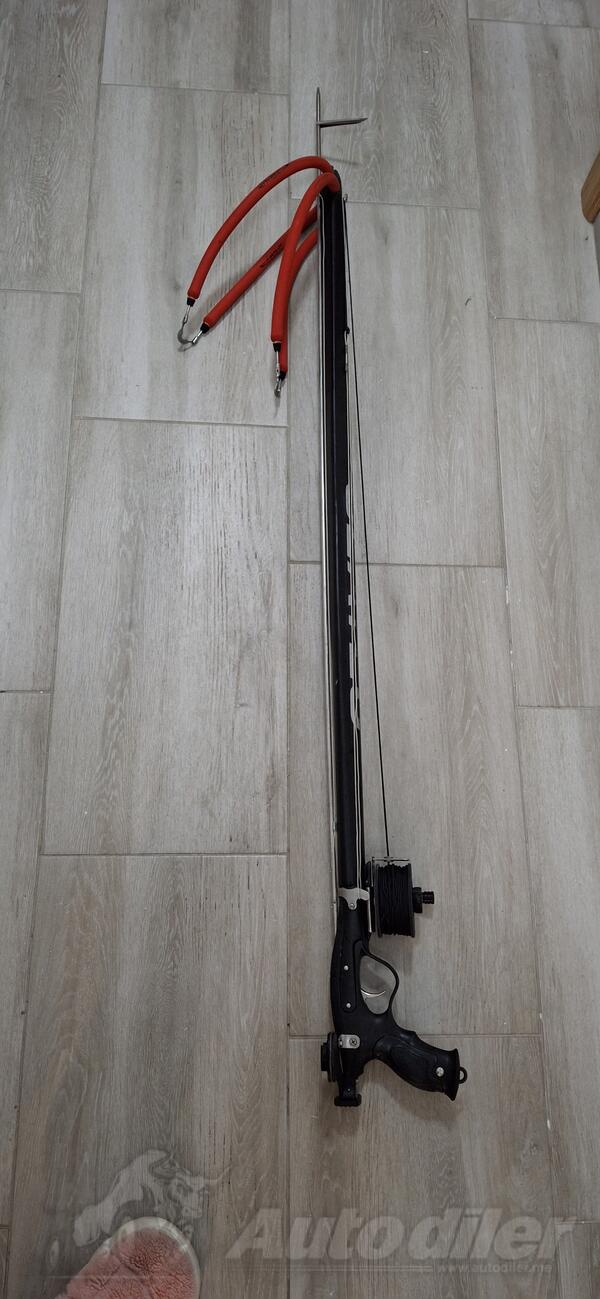 Ronilačka puška i harpuni - Oprema za ronjenje