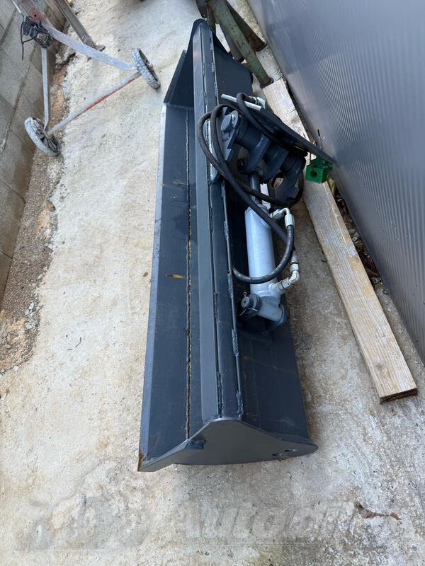 Bobcat - nagibna korpa