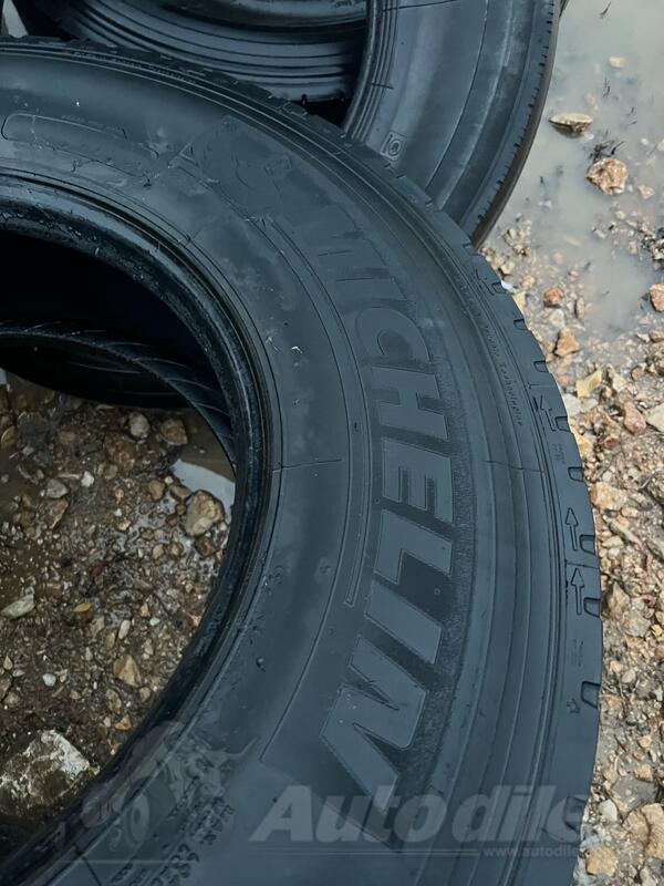 Michelin - 295:80:22.5 - Univerzalna guma