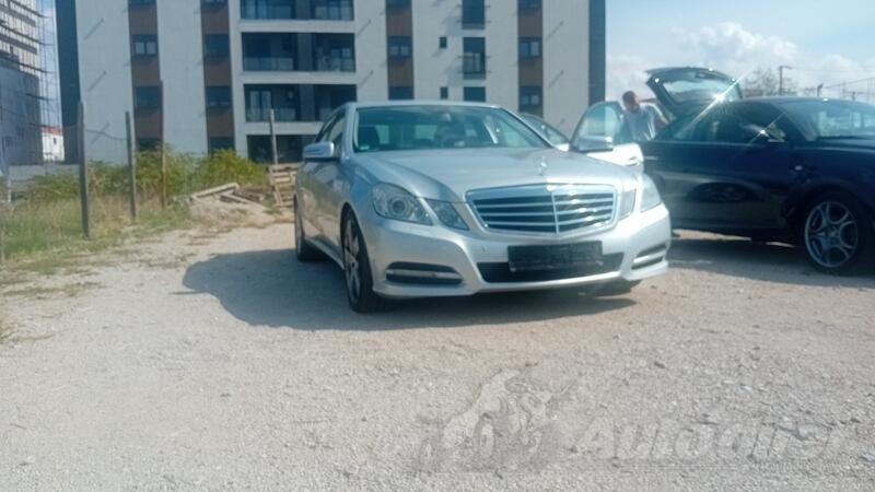 Mercedes Benz - E 250 - 2.5