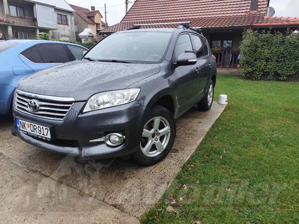 Toyota - RAV 4 - 2.0