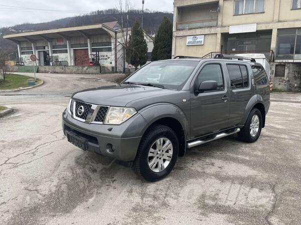 Nissan - Pathfinder - 2.5 d