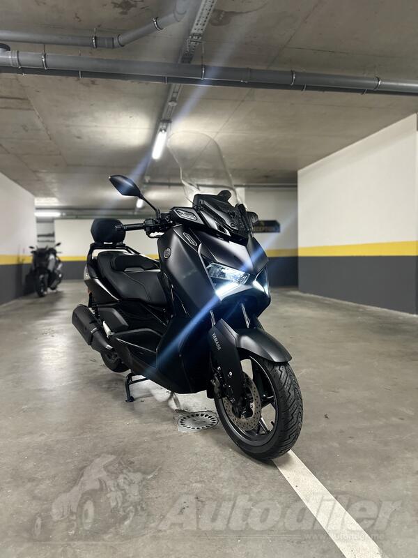 Yamaha - X max