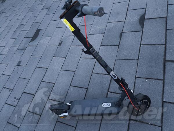 Ostalo - Xiaomi Električni trotinet 5 PRO