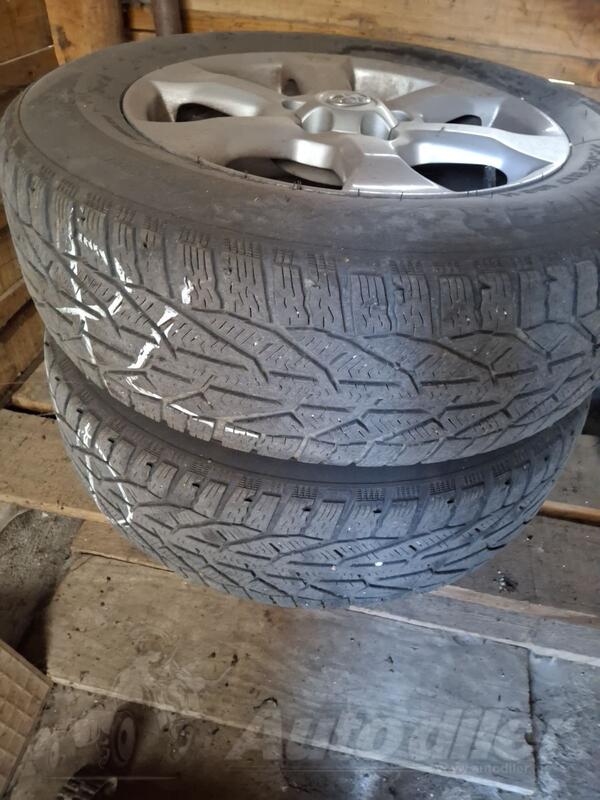 Fabričke felne i Toyota Rav4 tigar gume