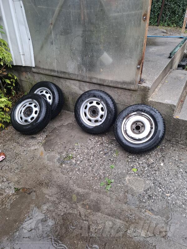 Fabričke felne i Riken gume