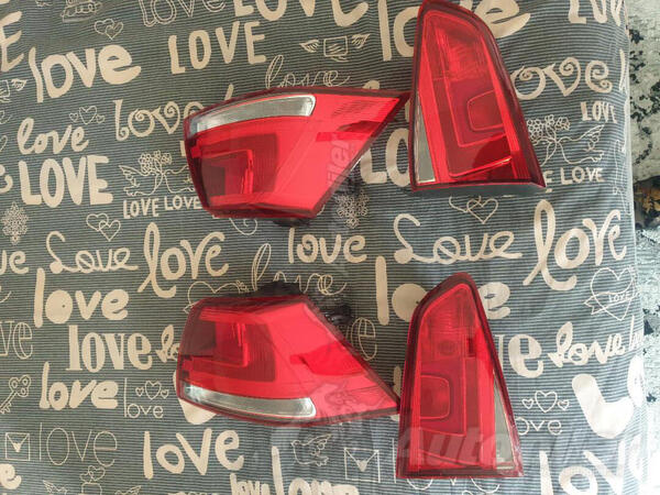 Oba stop svjetla za Automobile - Univerzalno