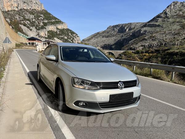 Volkswagen - Jetta - 1.6 tdi