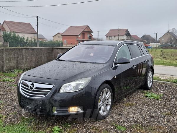 Opel - Insignia - 2.0 benzin 4x4!!!