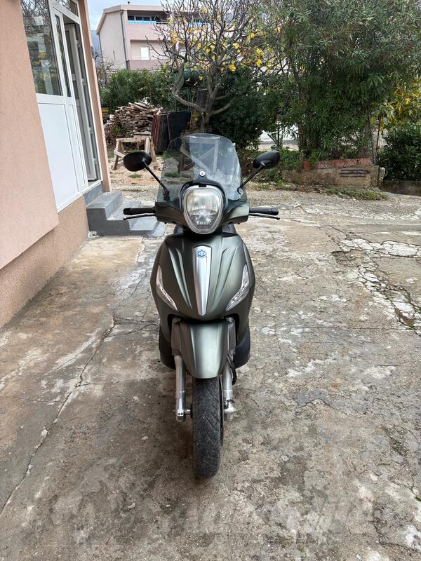 Piaggio - Beverly S