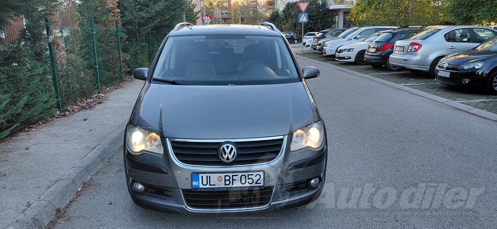 Volkswagen - Cross Touran - 2.0 tdi automatik