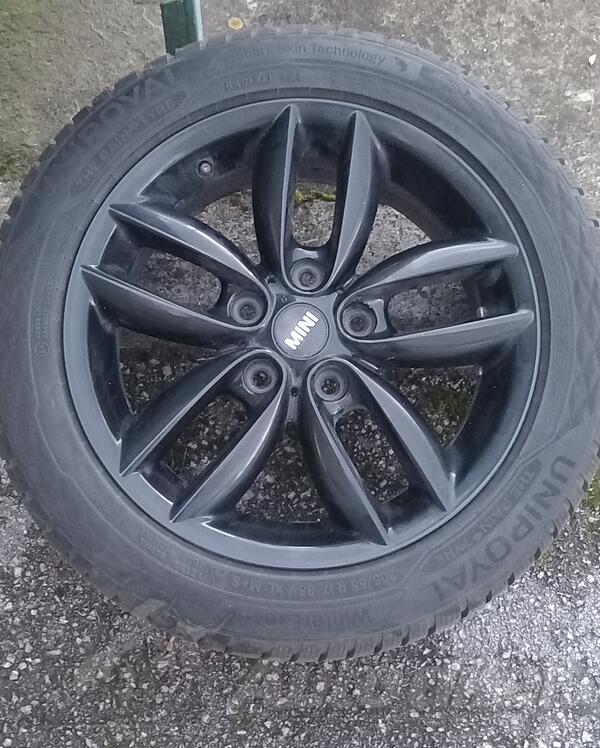 DEZENT felne i Uniroyal gume