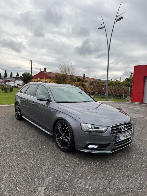 Audi - A4 - S line 2.0 TDI