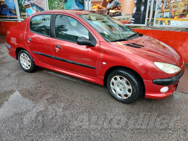 Peugeot - 206 - sedan 1.4 E