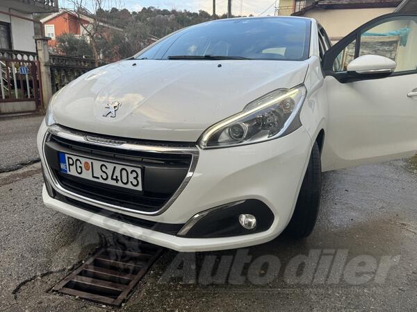 Peugeot - 208 - 1.5 BlueHDi