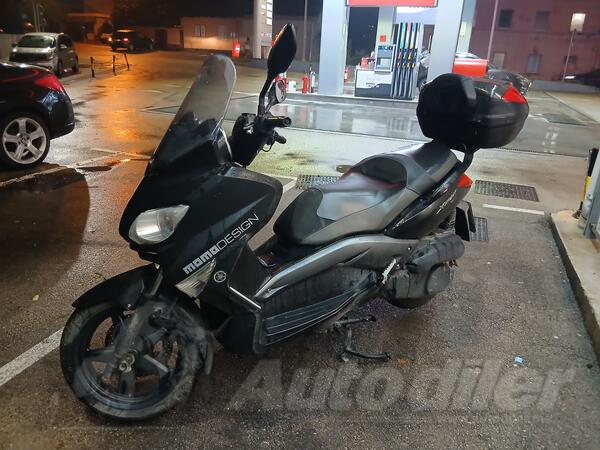 Yamaha - X-Max 250