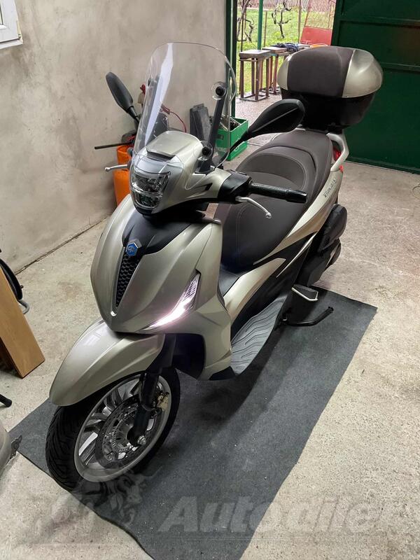 Piaggio - BEVERLY 400