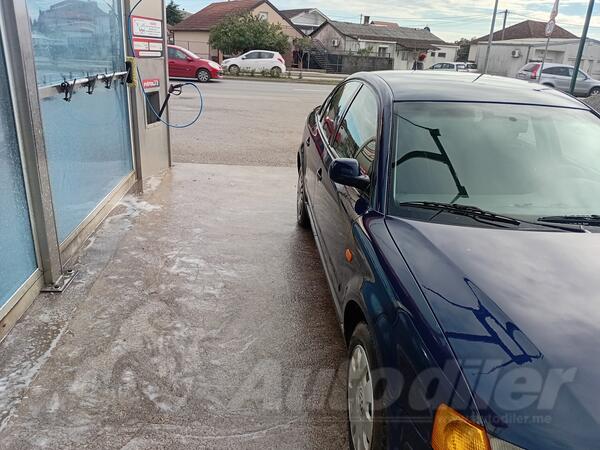 Volkswagen - Passat - 1.6