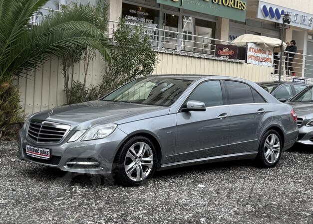 Mercedes Benz - E 220 - E220 Avangarde