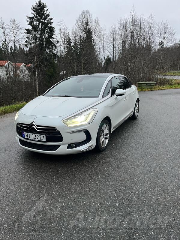 DS Automobiles - DS 5 - 1.6 Dci