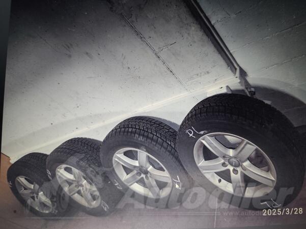 Fabričke felne i Debica nove 235 65 R 17 zimske gume