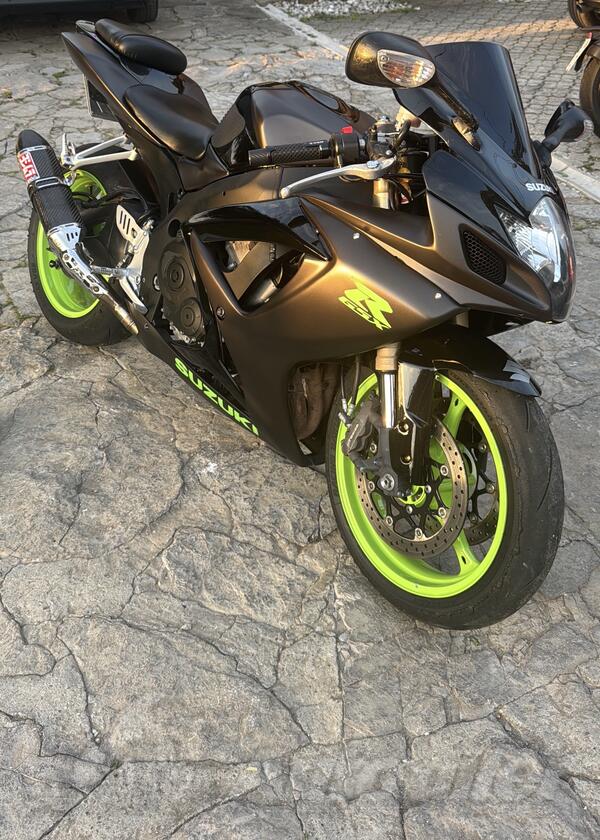 Suzuki - GSX-R