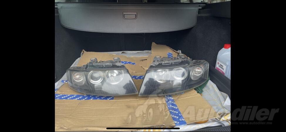 Oba fara za Audi - A4    - 2003