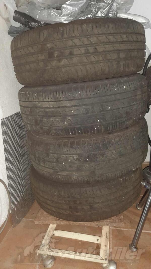 Fabričke felne i Trezzoeli gume