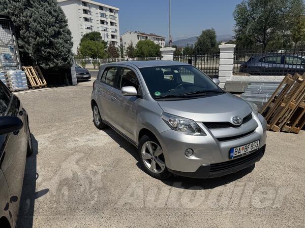 Toyota - Urban Cruiser - 1.3 benz Vvti
