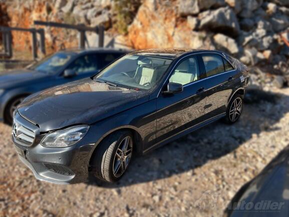 U djelovima Mercedes Benz - E 220 W212 E KLASA	2013	AMG 220CDI