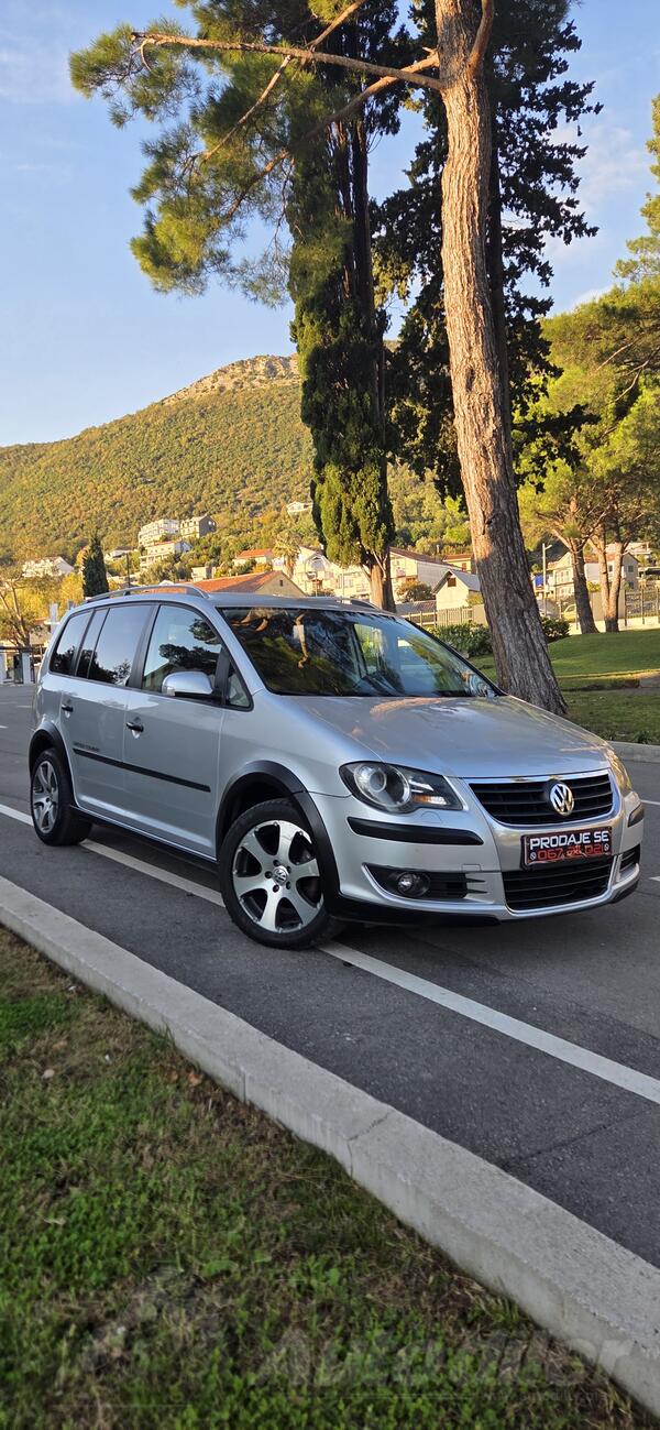 Volkswagen - Touran - 1.9tdi cross